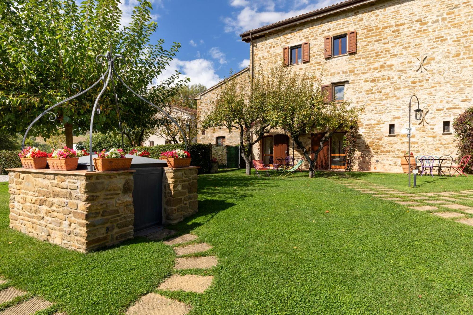 Agriturismo I Gelsi Di Santa Cristina Губбио Экстерьер фото