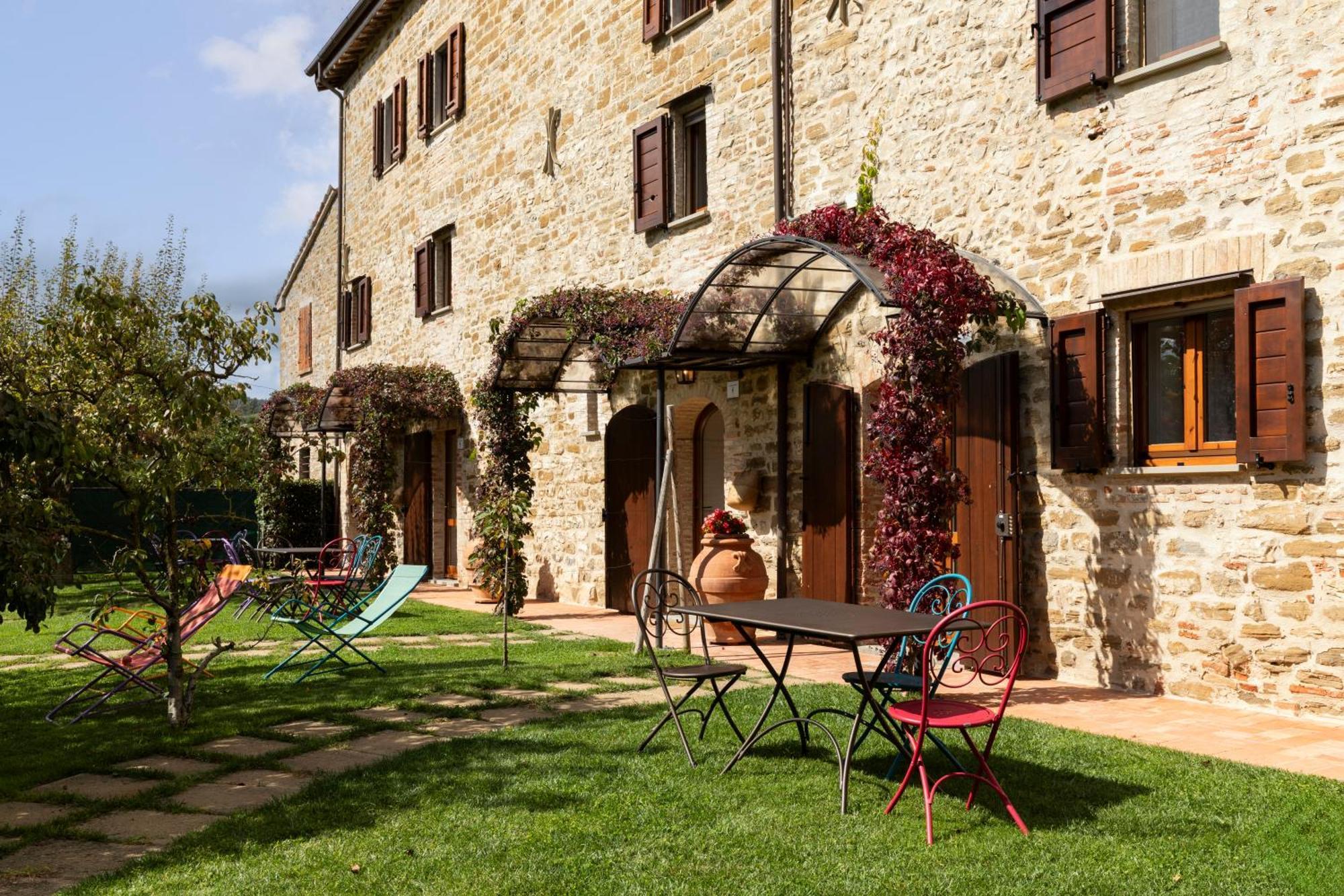 Agriturismo I Gelsi Di Santa Cristina Губбио Экстерьер фото